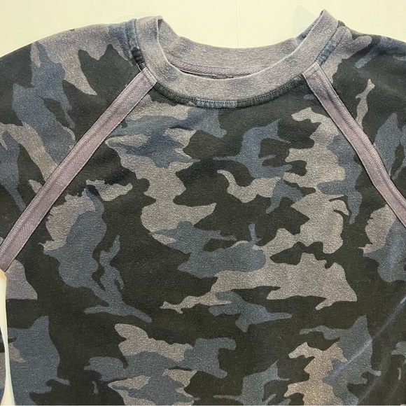 prAna Women’s Gray/Blue Camouflage Crewneck Sweater - Picture 3 of 7